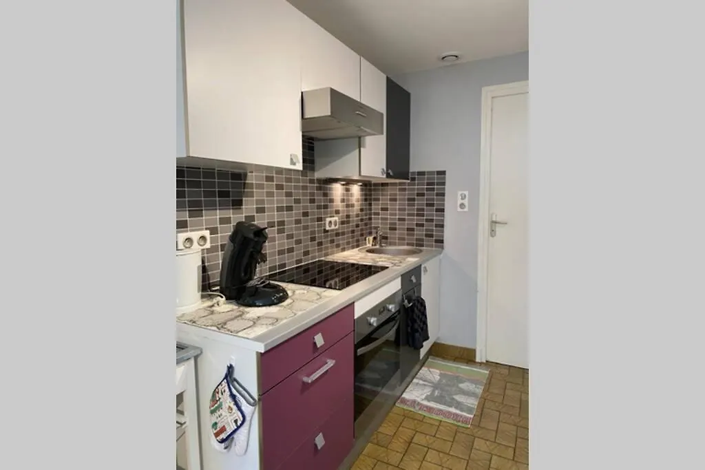 T2 Ensoleille. Terrasse, Jardin Commun, Vue, Parking. Apartment Cauterets France