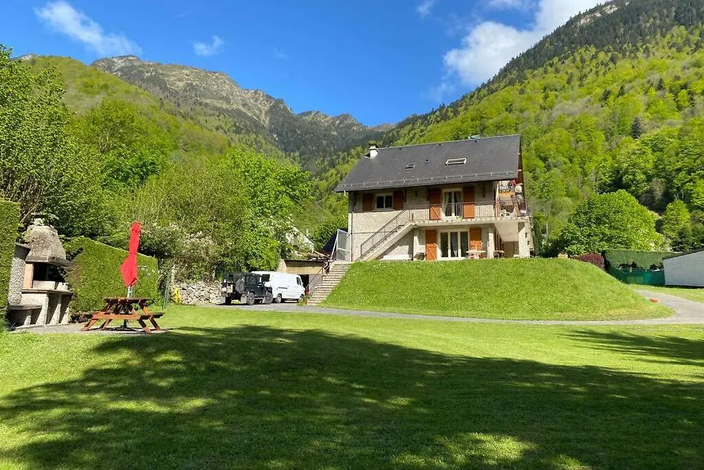 T2 Ensoleille. Terrasse, Jardin Commun, Vue, Parking. Apartment Cauterets 0*,