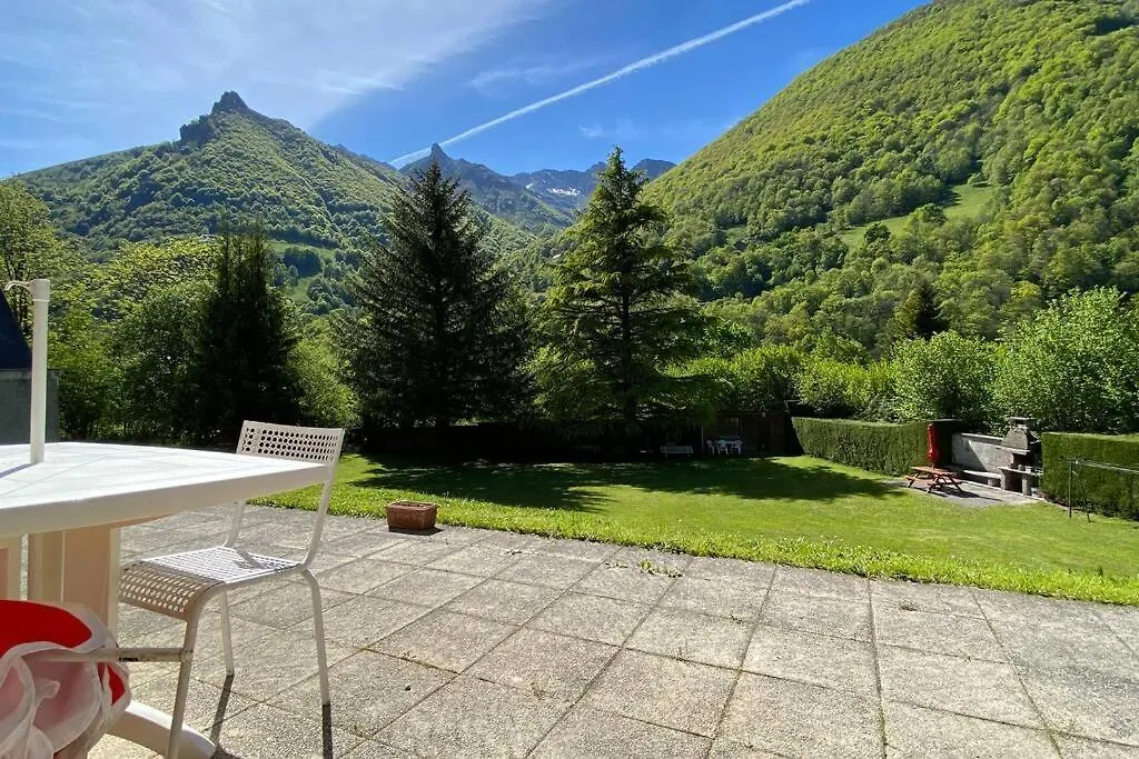 T2 Ensoleille. Terrasse, Jardin Commun, Vue, Parking. Apartment Cauterets