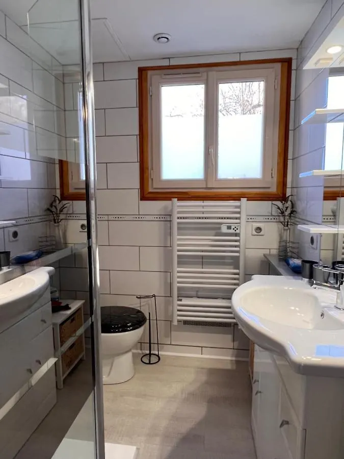 T2 Ensoleille. Terrasse, Jardin Commun, Vue, Parking. Apartment Cauterets 0*,